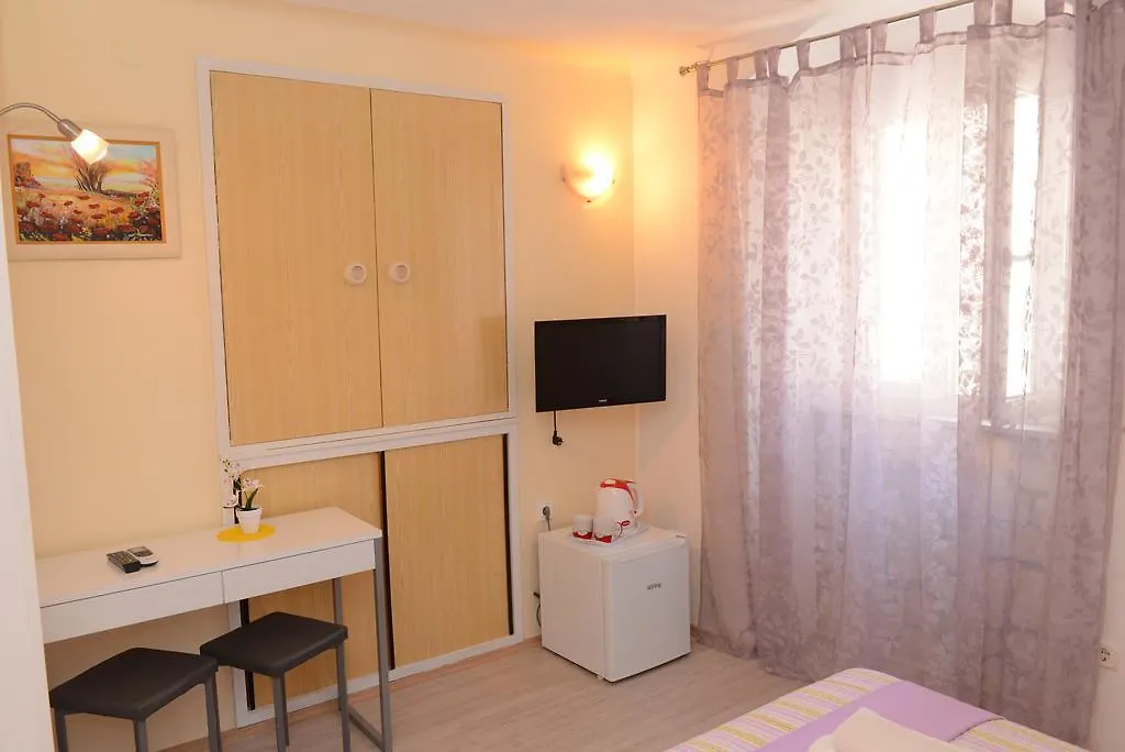 Private Room In The Center Of Split Konukevi