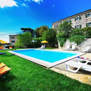https://villa-visnjan-residence.in-istria.net