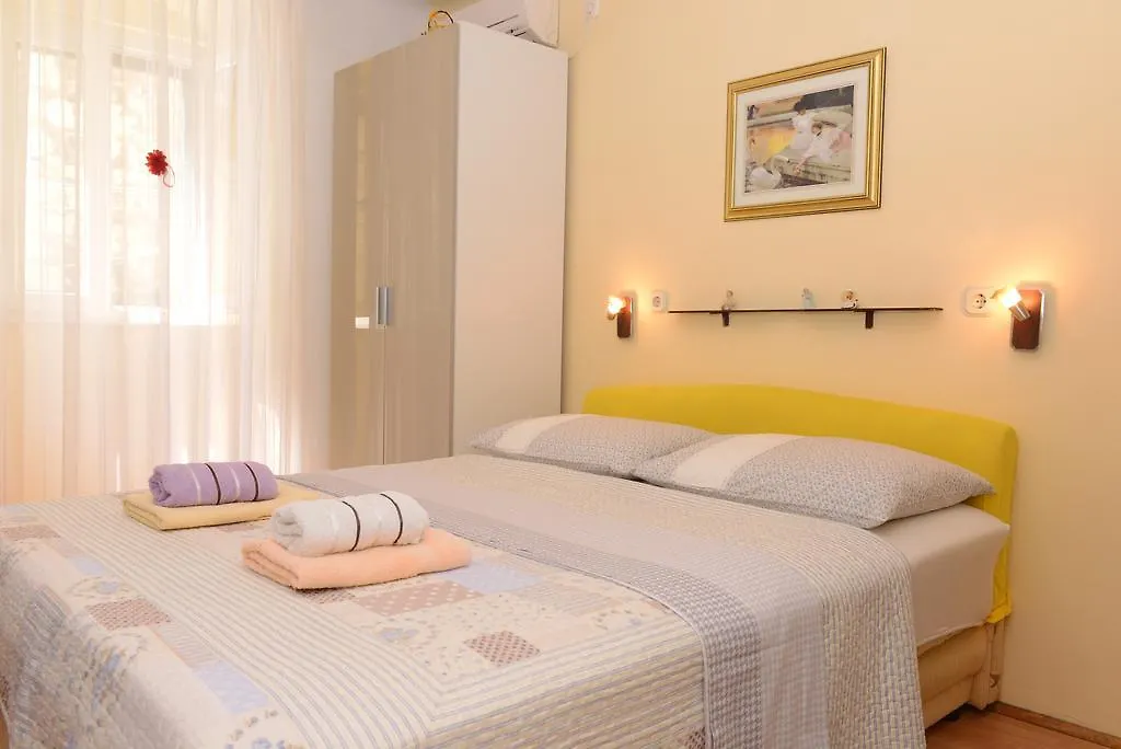 Private Room In The Center Of Split Guest house
